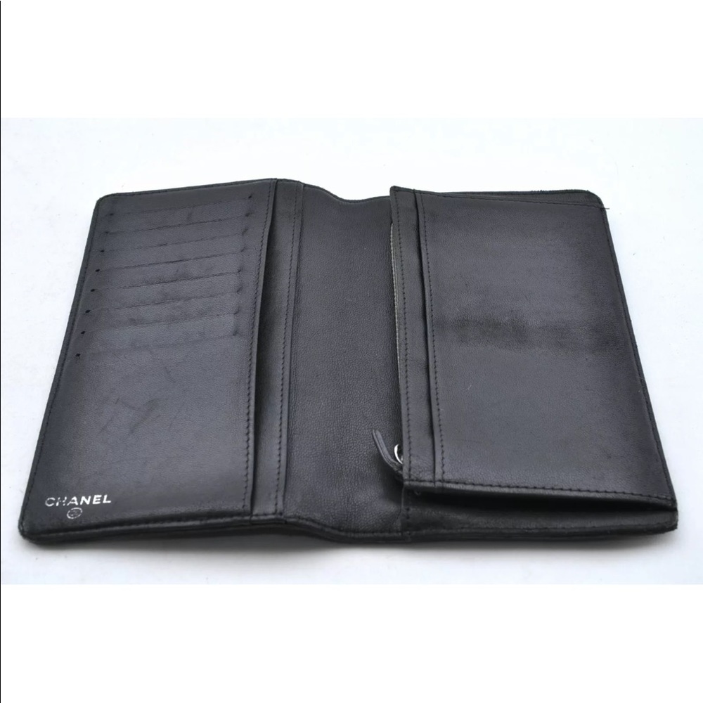 #03 💯Authentic CHANEL CC Logo Camellia Leather Wallet